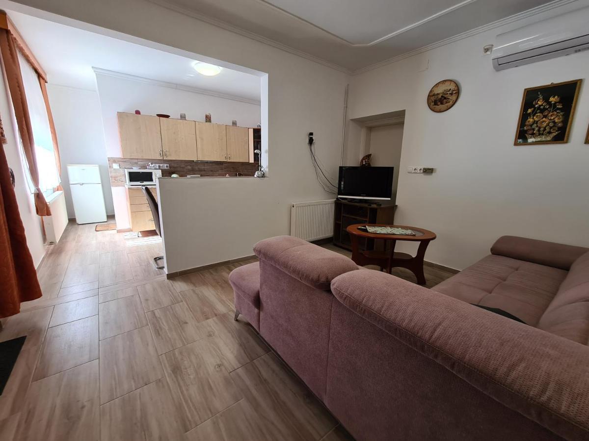 Kriszta Apartment